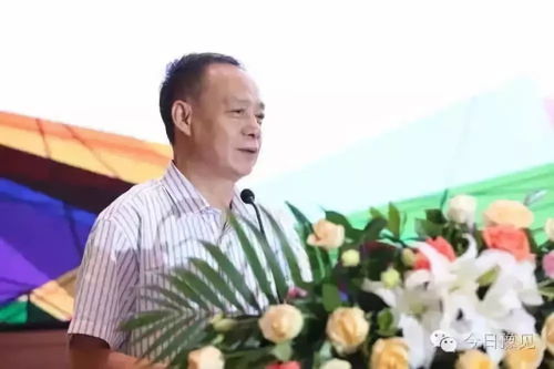 国家铁路局局长费东斌被查，揭开铁路系统反腐新篇章